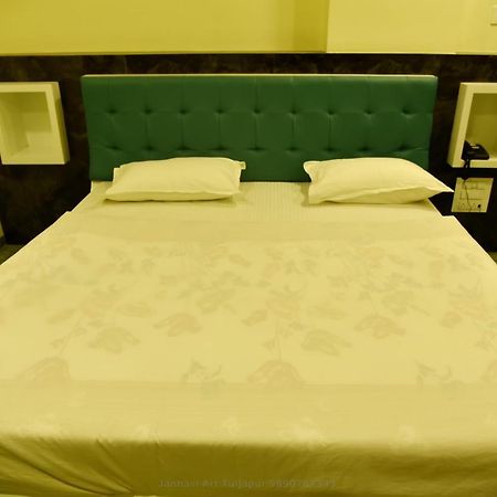 Pawan Executive Tuljapur 외부 사진
