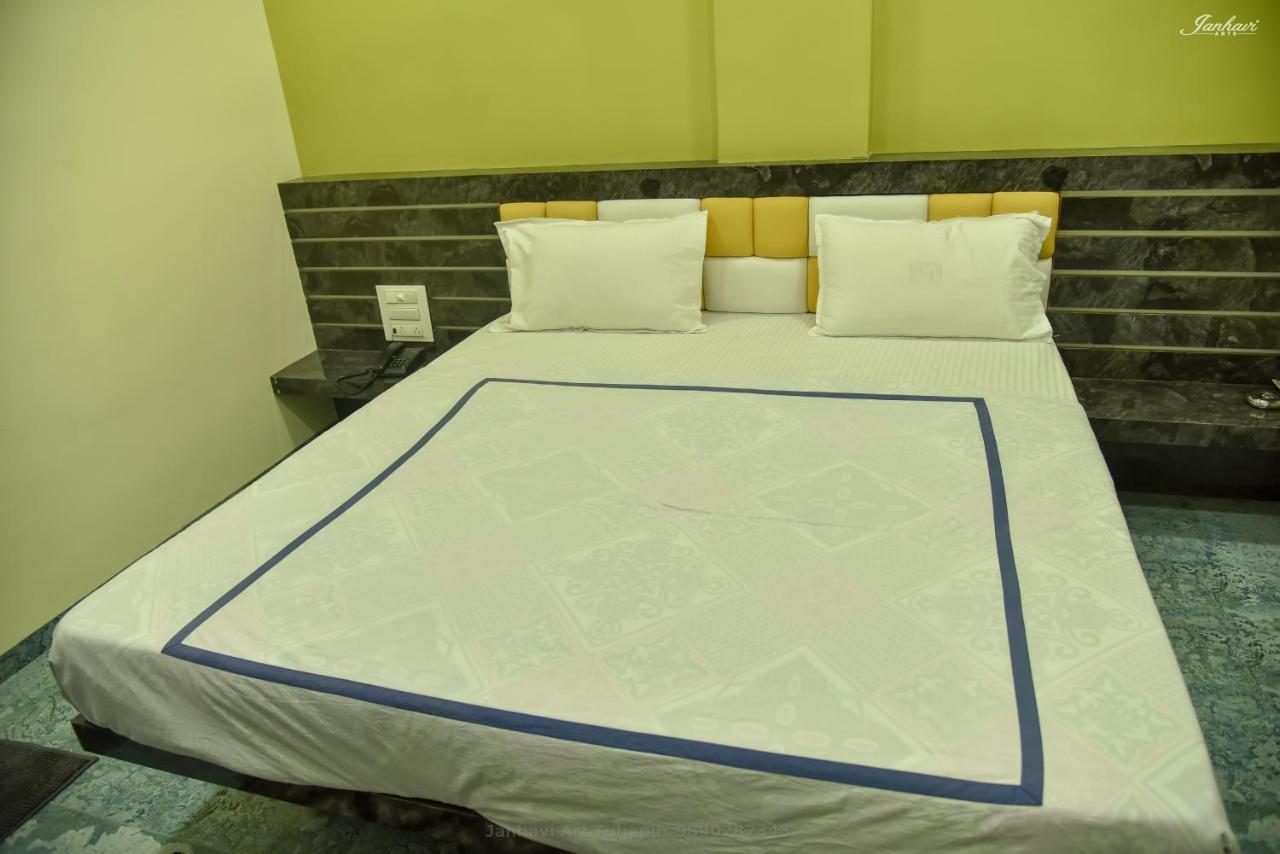 Pawan Executive Tuljapur 외부 사진
