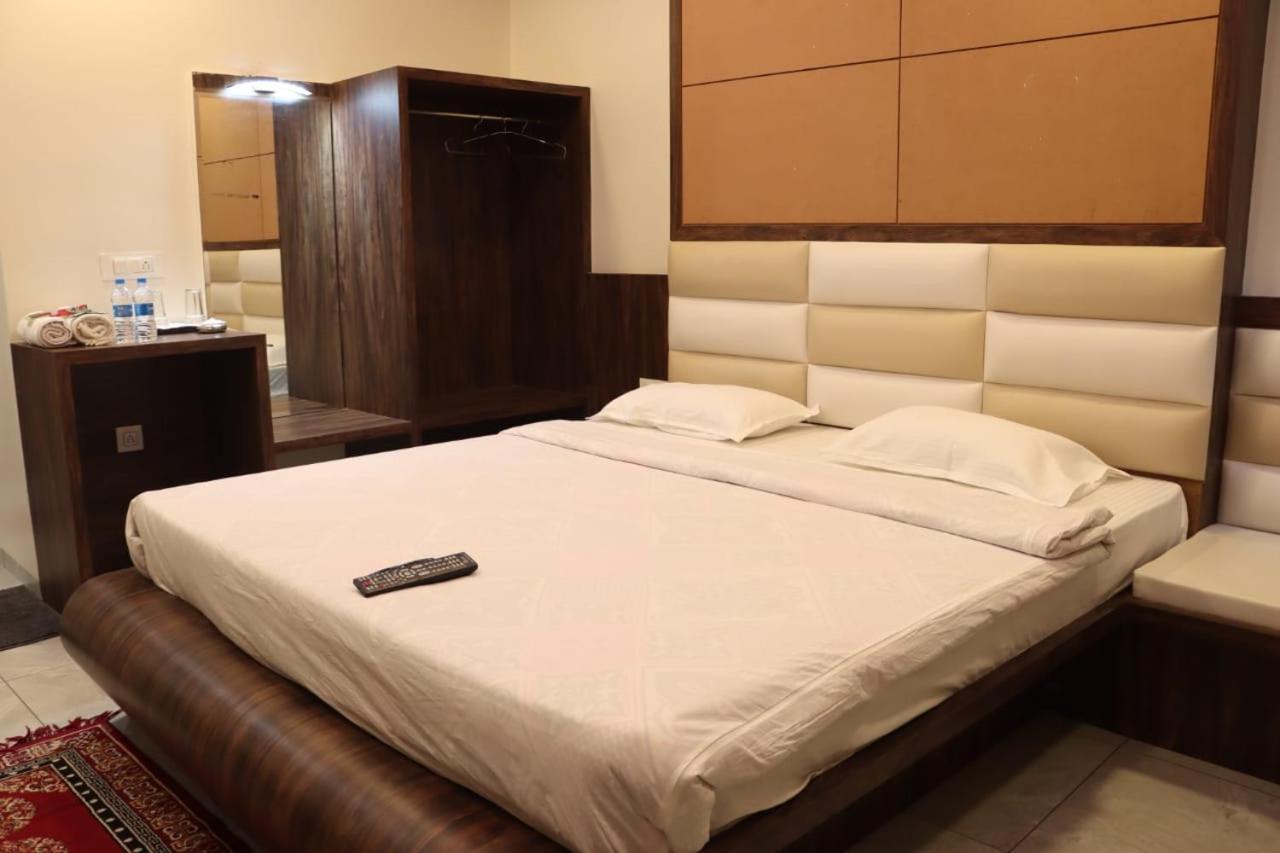 Pawan Executive Tuljapur 외부 사진