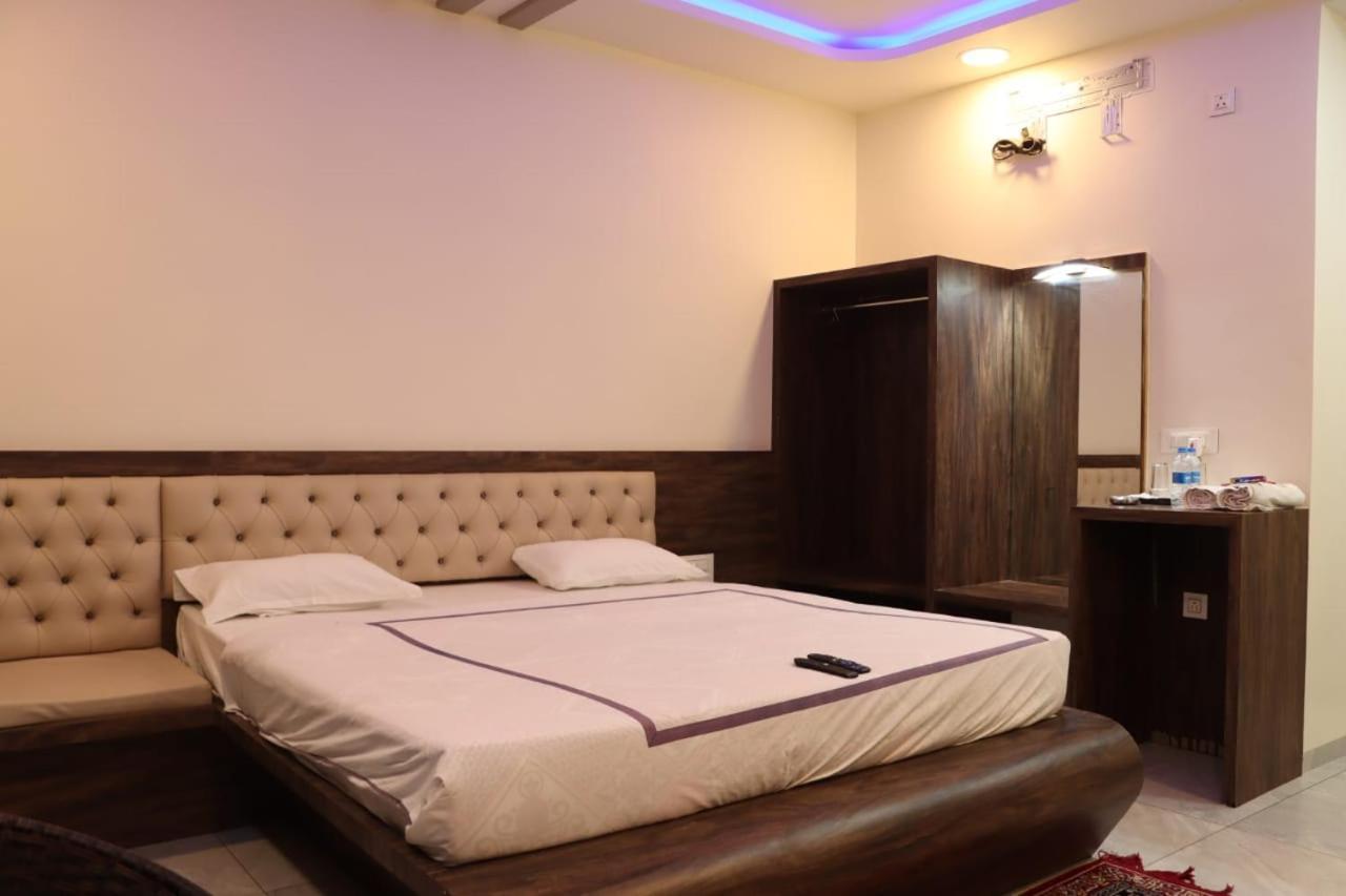Pawan Executive Tuljapur 외부 사진
