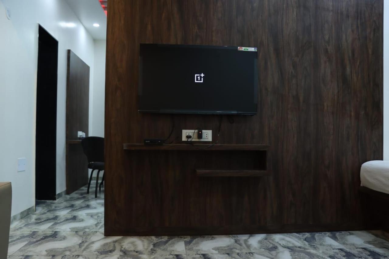Pawan Executive Tuljapur 외부 사진
