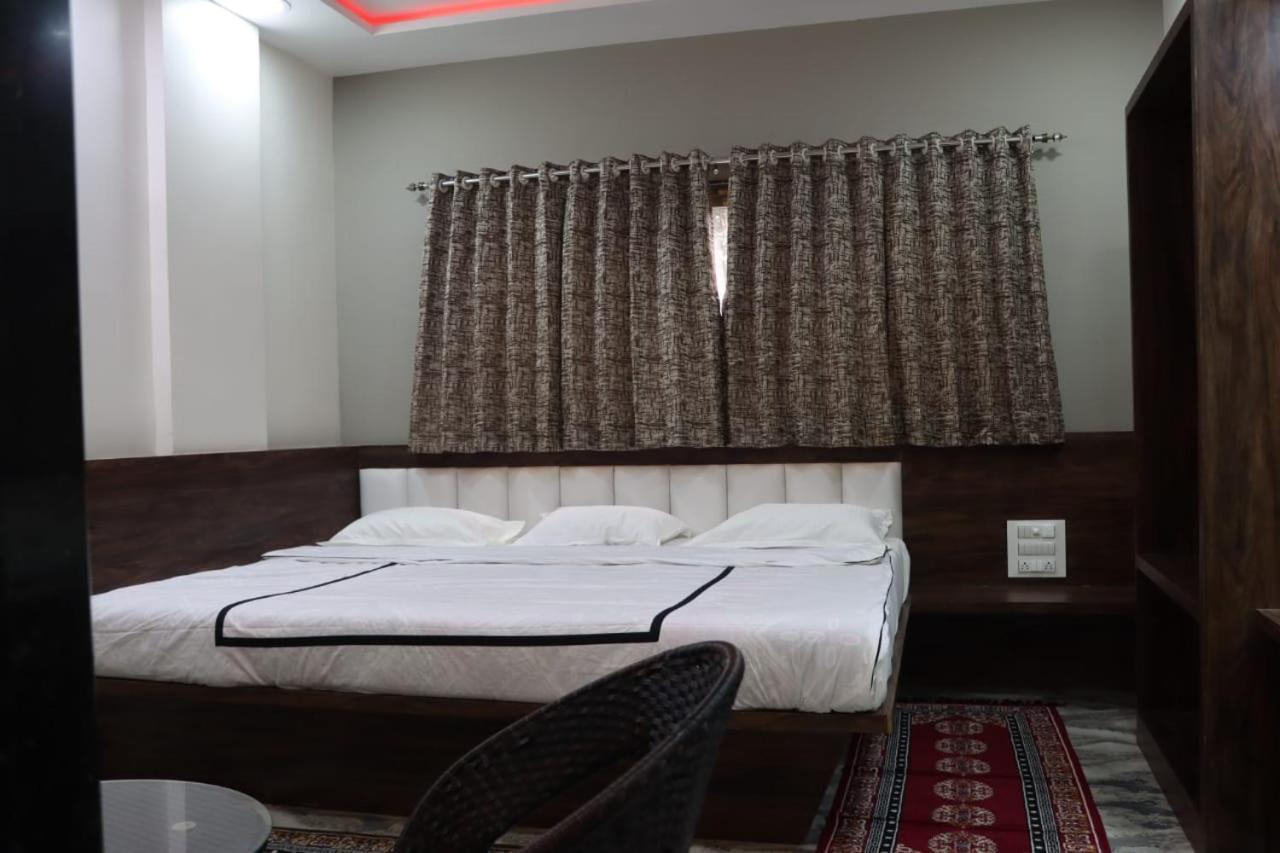 Pawan Executive Tuljapur 외부 사진