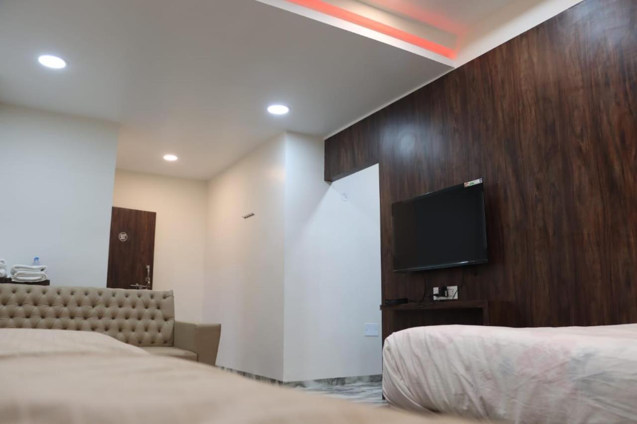 Pawan Executive Tuljapur 외부 사진
