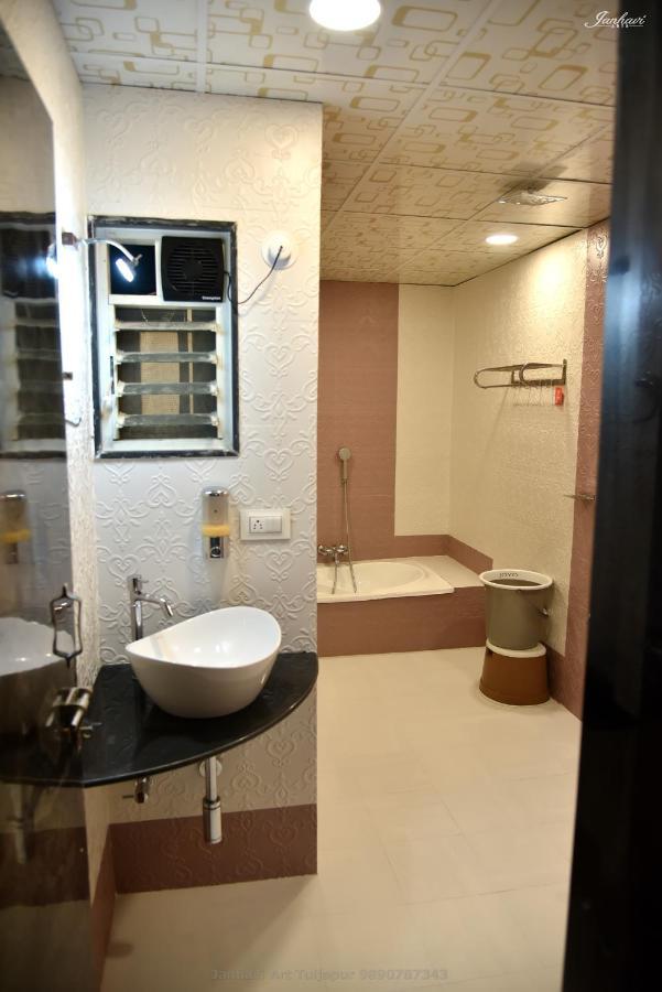 Pawan Executive Tuljapur 외부 사진