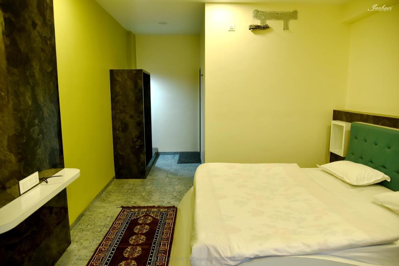 Pawan Executive Tuljapur 외부 사진